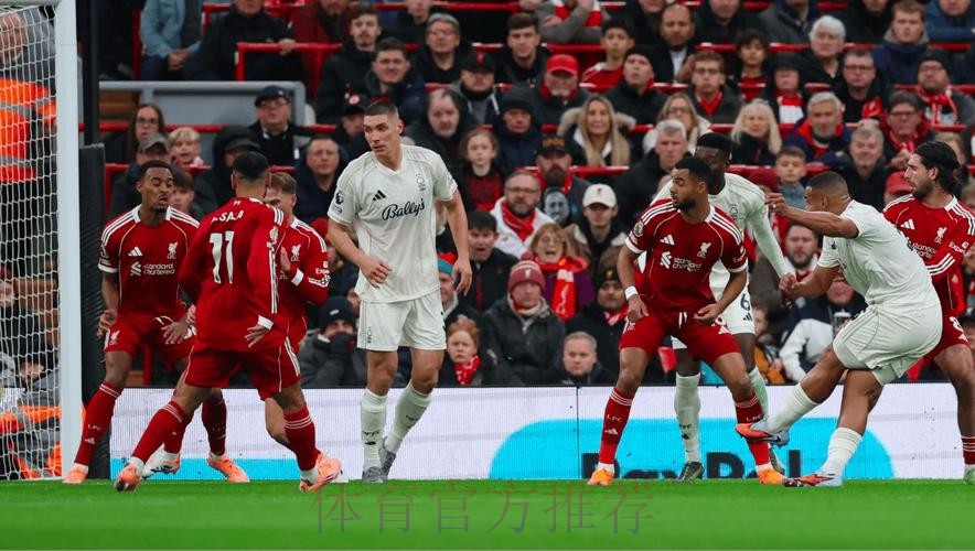 豪门悲喜夜 利物浦0-3坠入下半区 巴萨4-0登顶 曼城1-2被蓝军超越